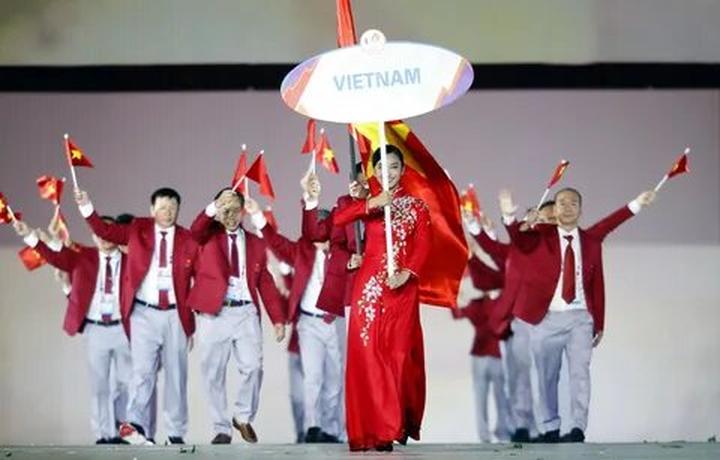 Xu hướng Ôm êm hít hà, dịu nhẹ như: Hotspot Matrix tiết lộ bí quyết video viral